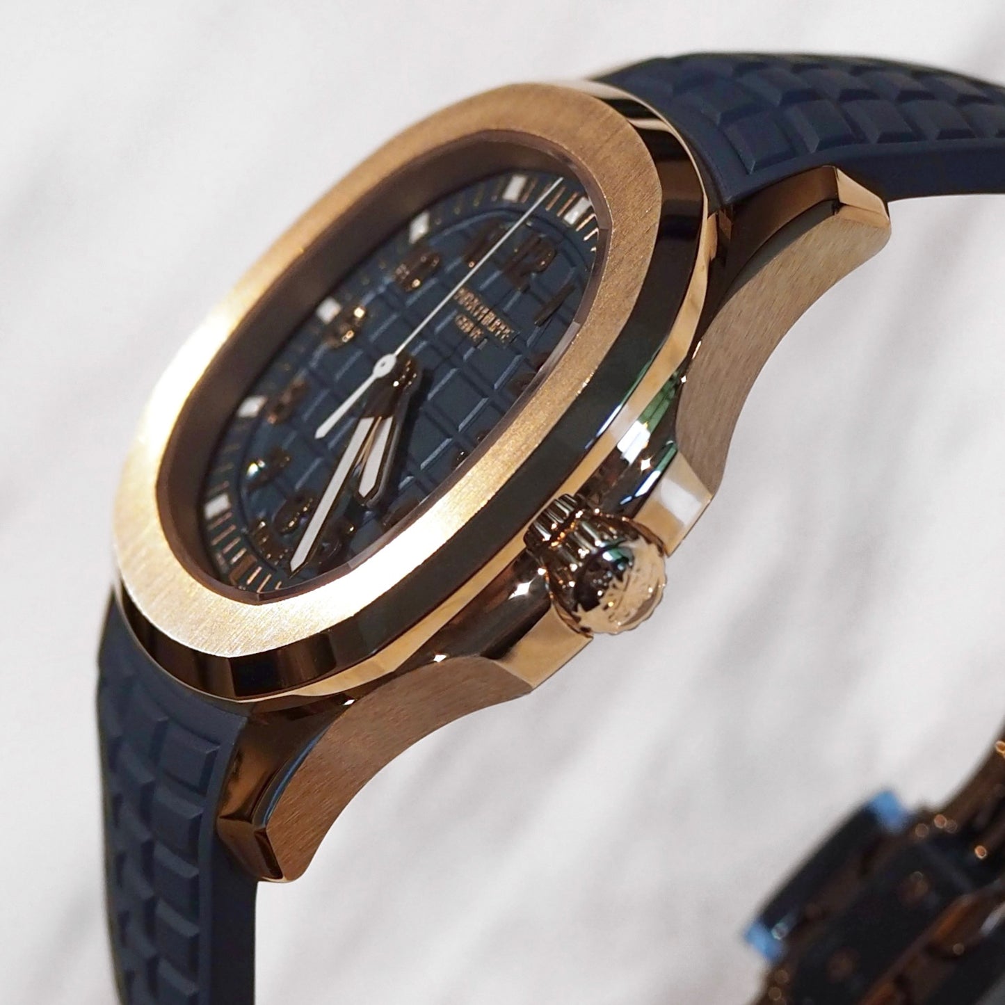 Patek Philippe Aquanaut Travel Time 5269R-001 - ART Luxury_Japan