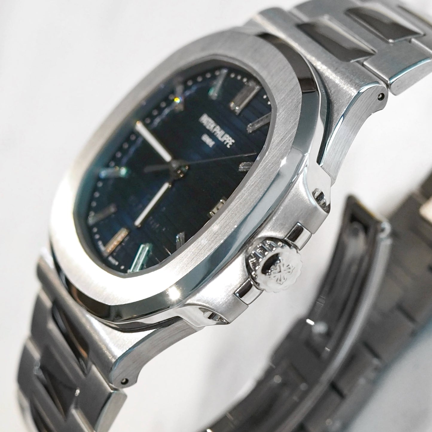 Patek Philippe Nautilus 5711/1P-001 - ART Luxury_Japan