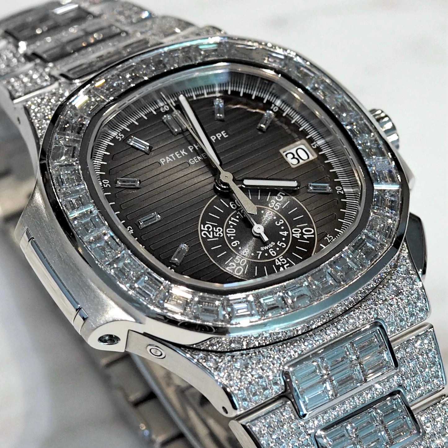 Patek Philippe Nautilus Chronograph 5980/1400G-010 - ART Luxury_Japan
