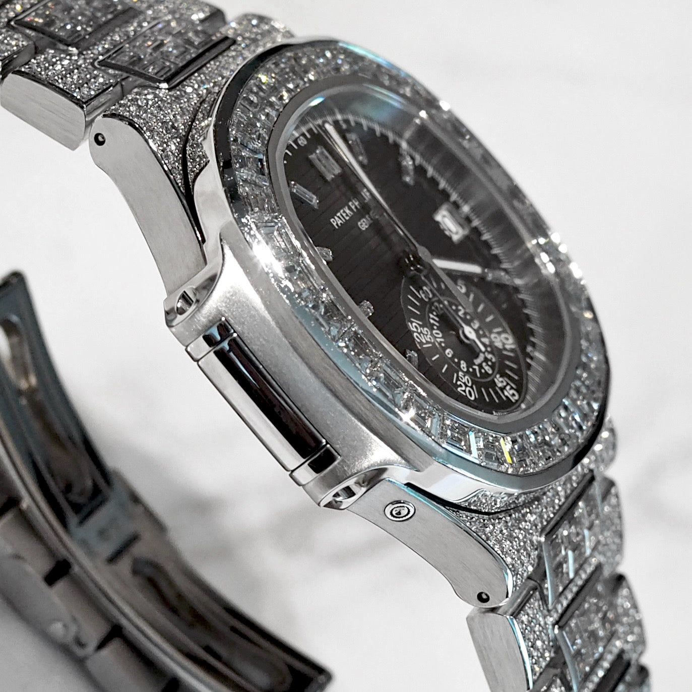 Patek Philippe Nautilus Chronograph 5980/1400G-010 - ART Luxury_Japan