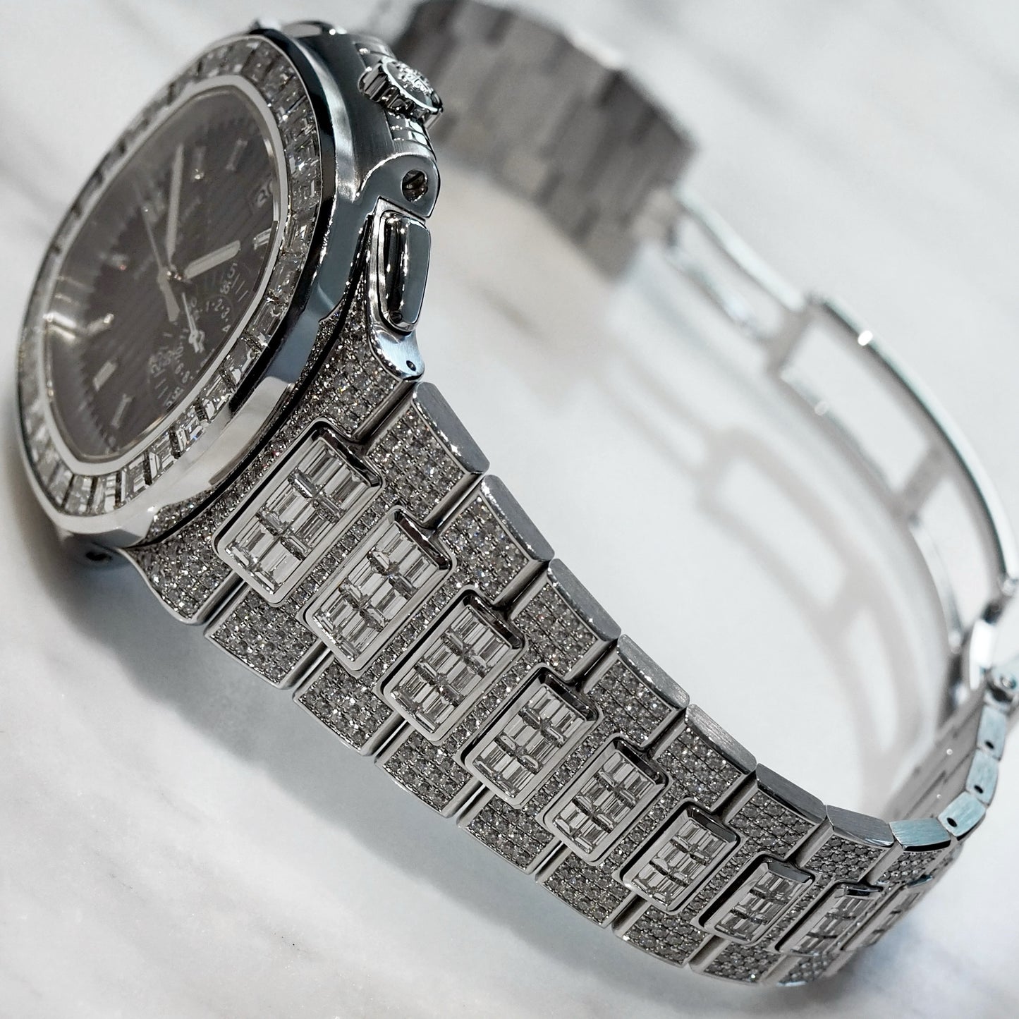 Patek Philippe Nautilus Chronograph 5980/1400G-010 - ART Luxury_Japan