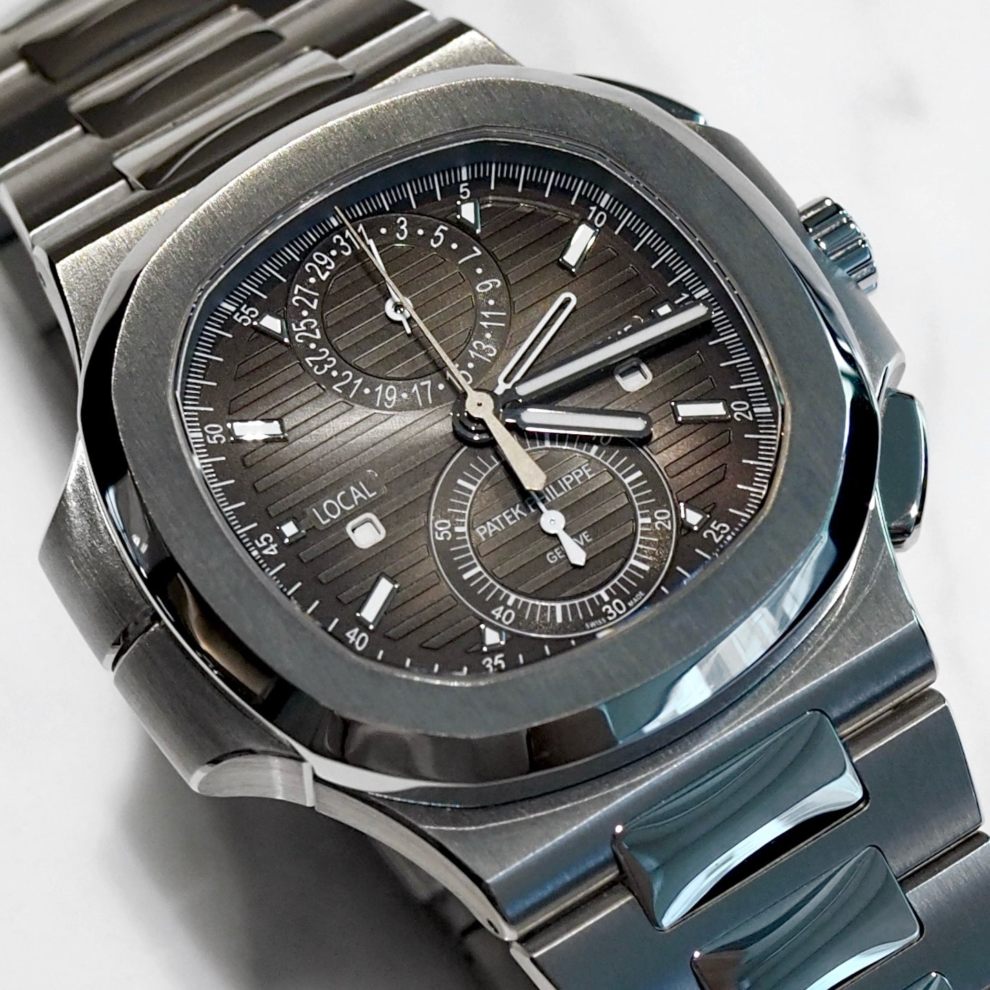 Patek Philippe Nautilus Chronograph Travel Time 5990/1A-001 - ART Luxury_Japan