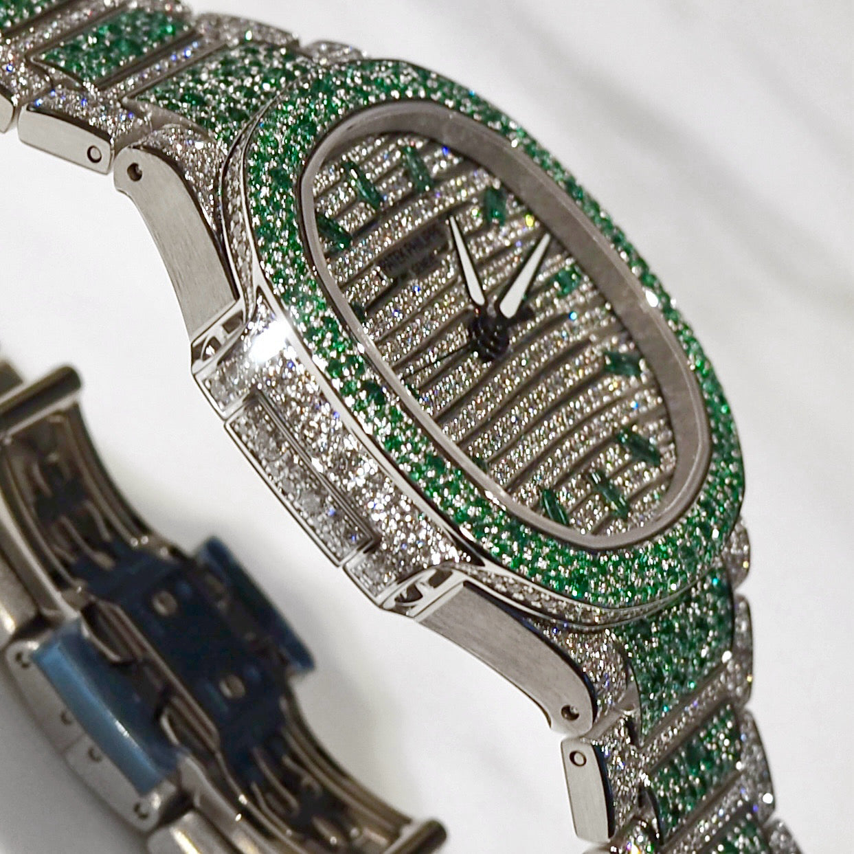 Patek Philippe Nautilus High Jewelry 7118/1453G-001 emeralds - ART Luxury_Japan
