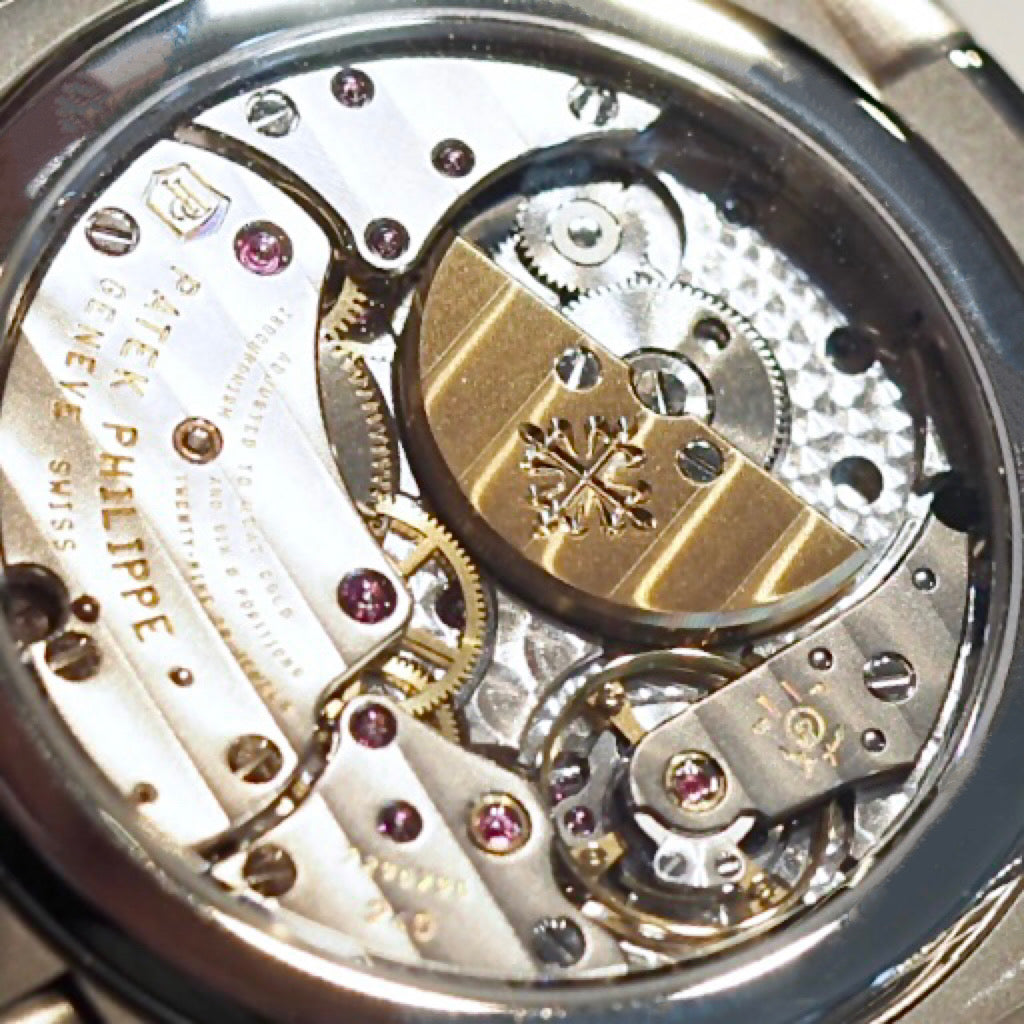 Patek Philippe Nautilus 5712/1A - ART Luxury_Japan