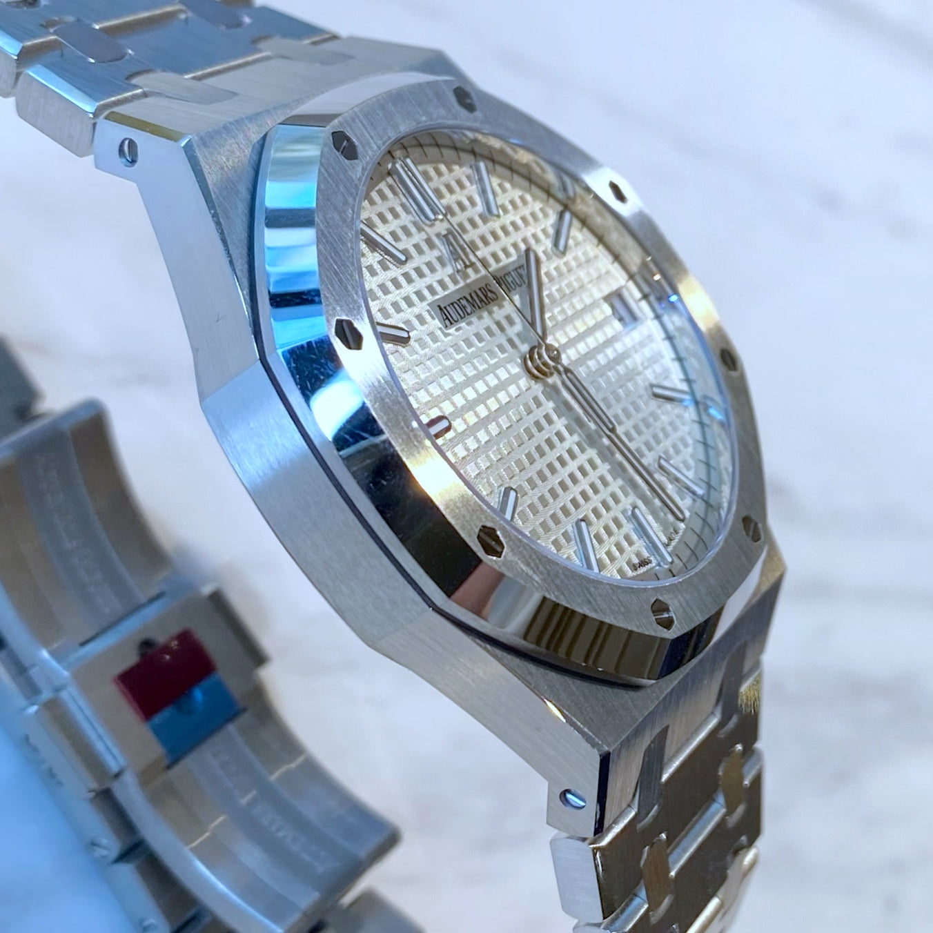 Audemars Piguet Royal Oak 15500ST.OO.1220ST.04 White - ART Luxury_Japan