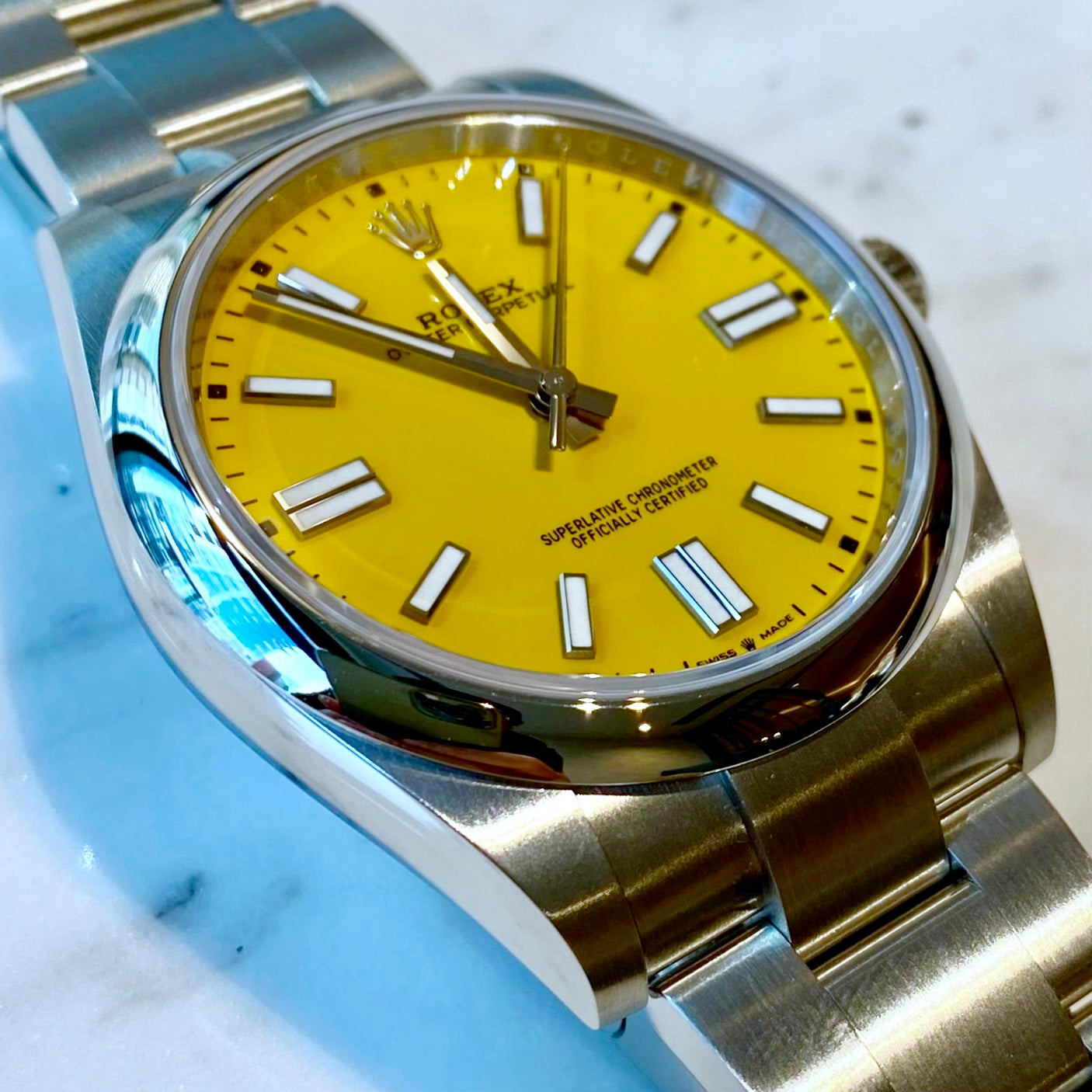 Rolex Oyster Perpetual 124300 Yellow - ART Luxury_Japan