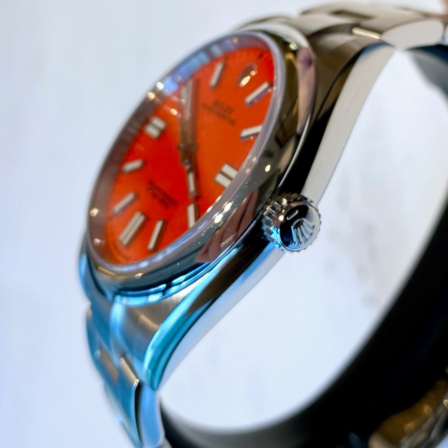 Rolex Oyster Perpetual 124300 Red - ART Luxury_Japan