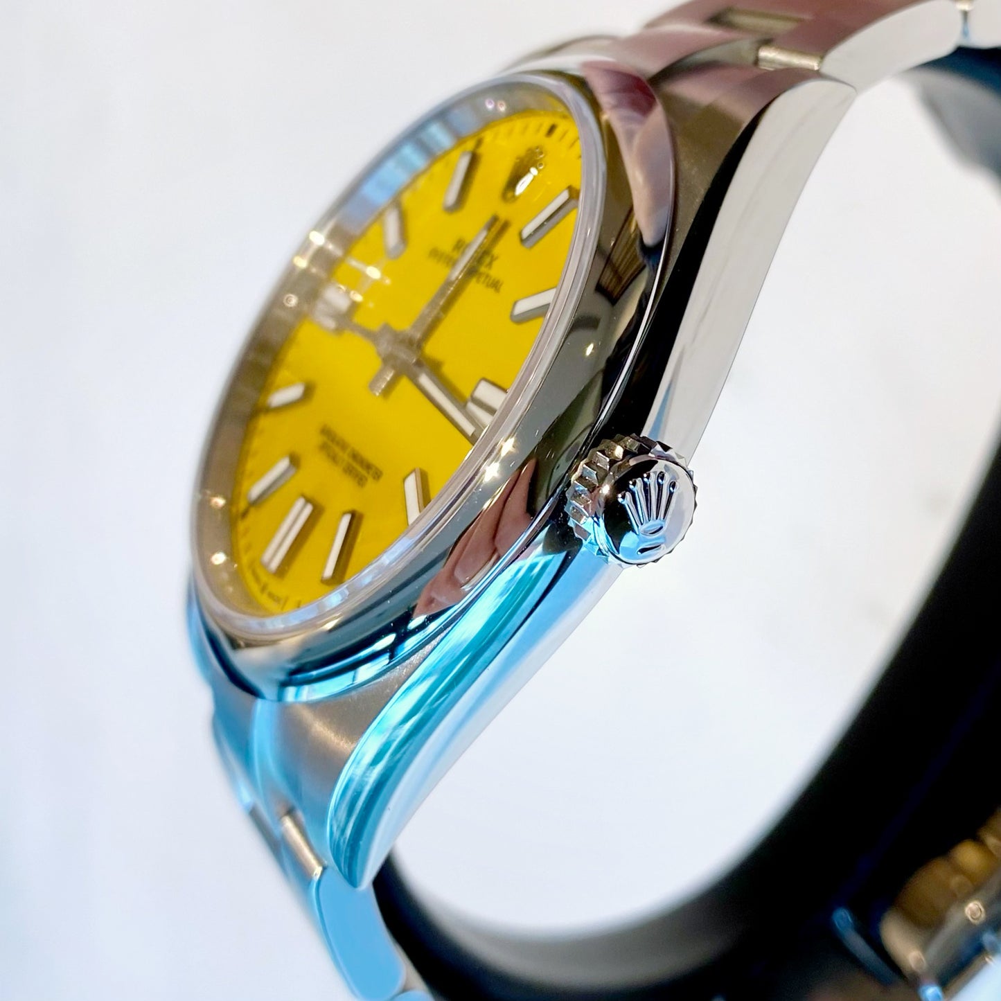 Rolex Oyster Perpetual 124300 Yellow - ART Luxury_Japan