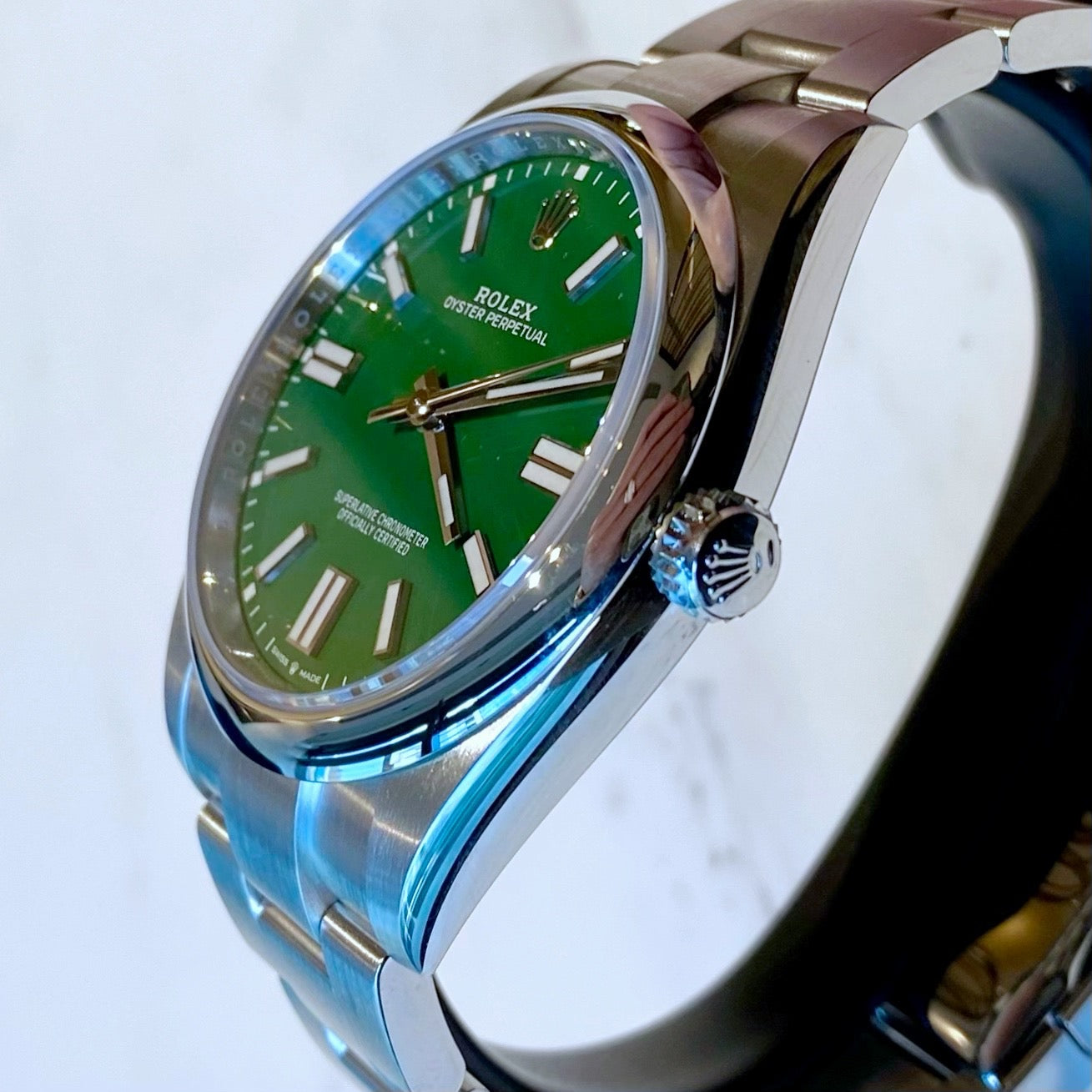 Rolex Oyster Perpetual 124300 Green - ART Luxury_Japan
