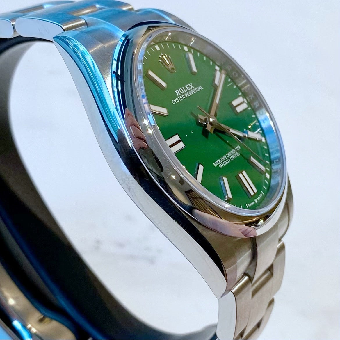 Rolex Oyster Perpetual 124300 Green - ART Luxury_Japan