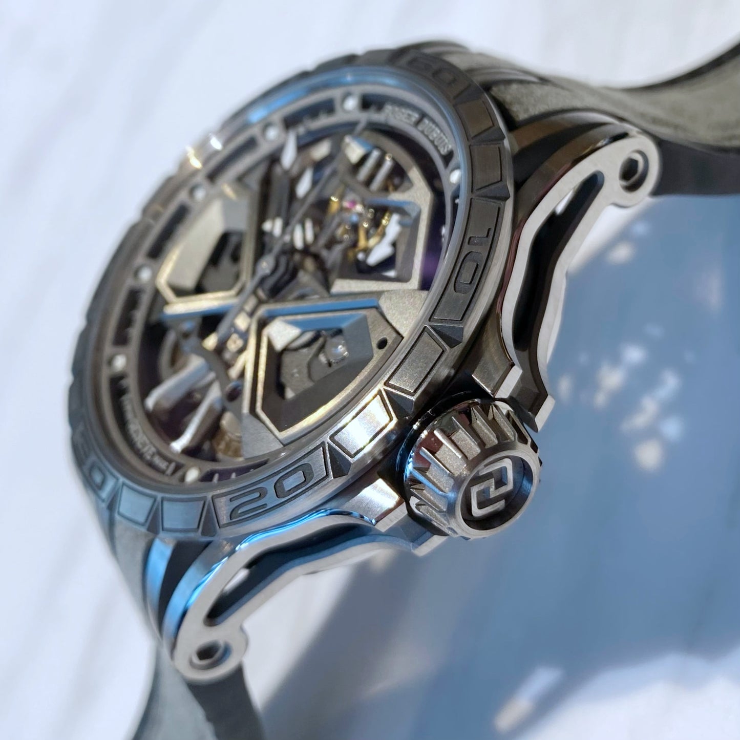 Roger Dubuis Excalibur Huracan RDDBEX0748 - ART Luxury_Japan