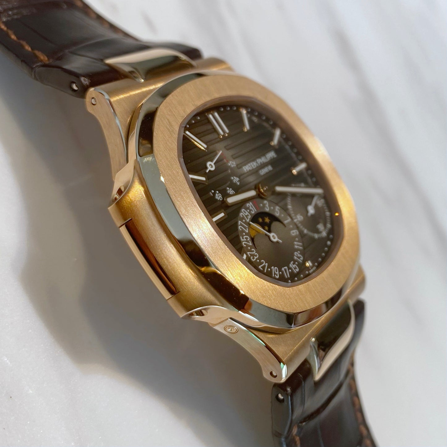 Patek Philippe Nautilus 5712R-001 - ART Luxury_Japan
