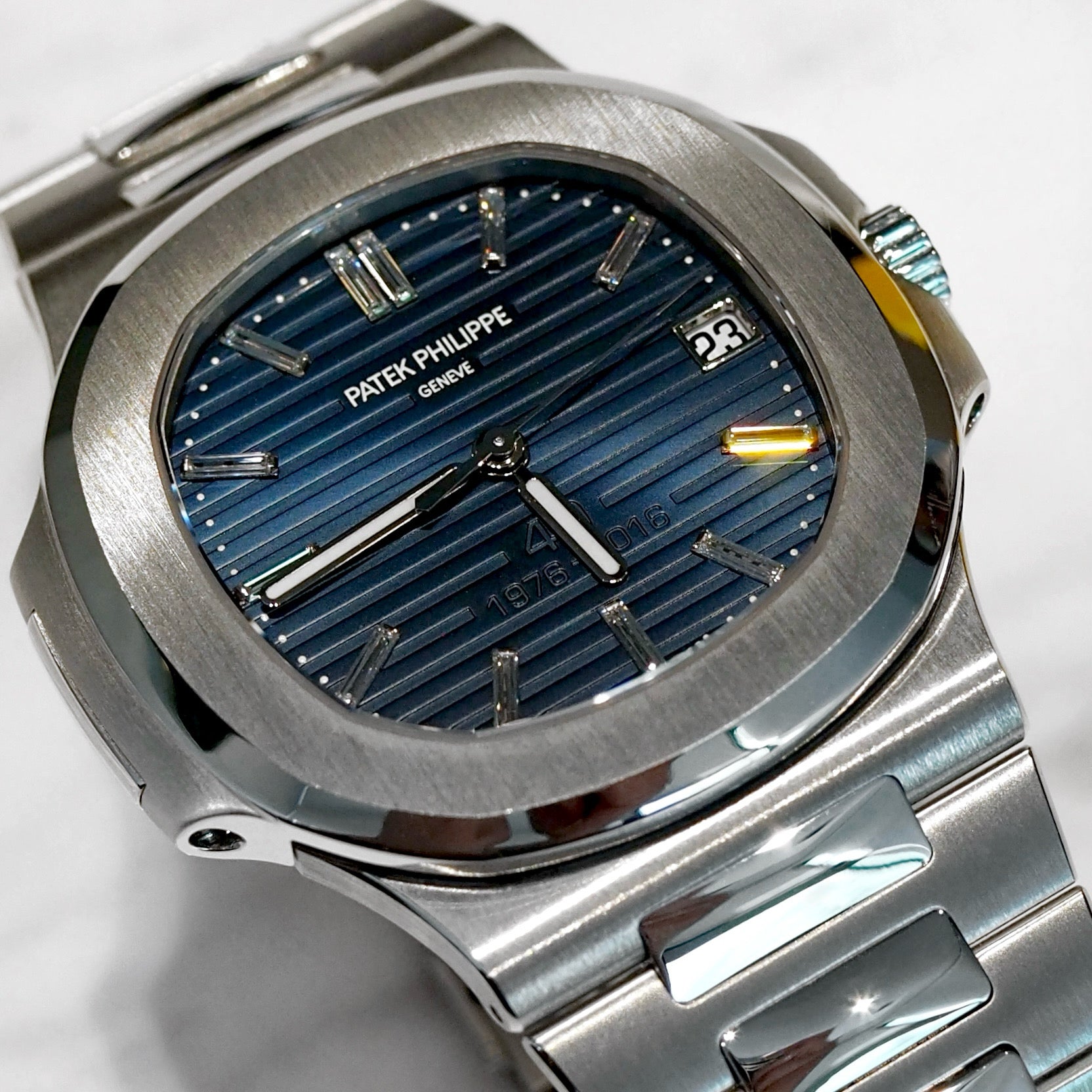Patek Philippe Nautilus 5711/1P-001 - ART Luxury_Japan
