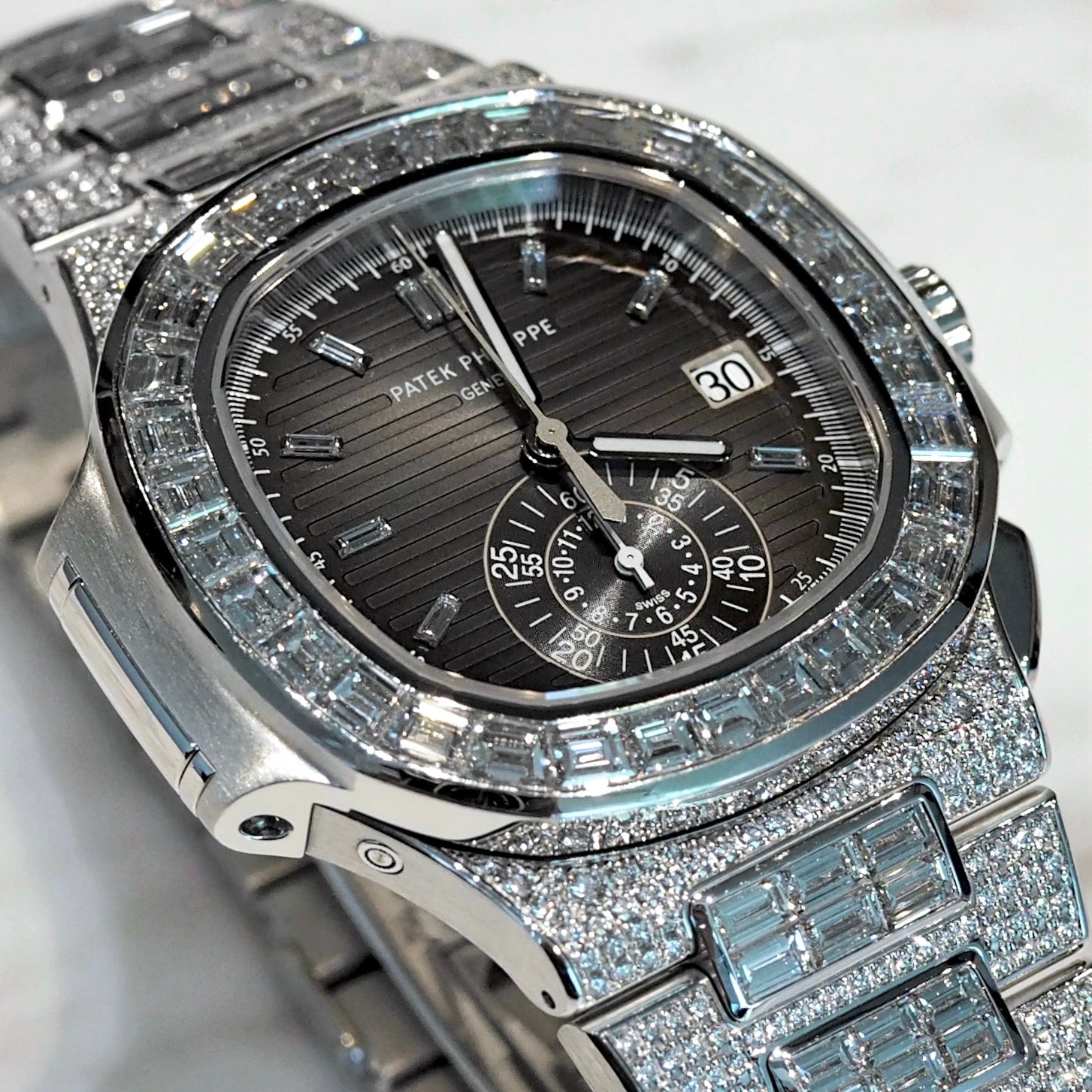 Patek Philippe Nautilus Chronograph 5980/1400G-010 - ART Luxury_Japan