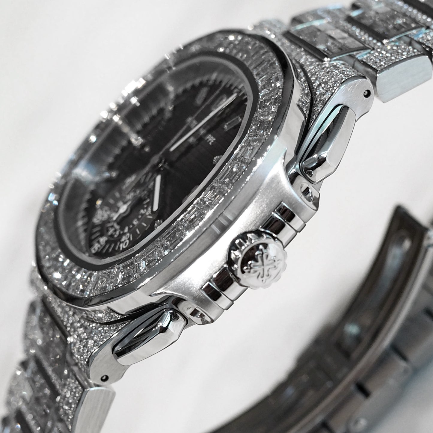 Patek Philippe Nautilus Chronograph 5980/1400G-010 - ART Luxury_Japan