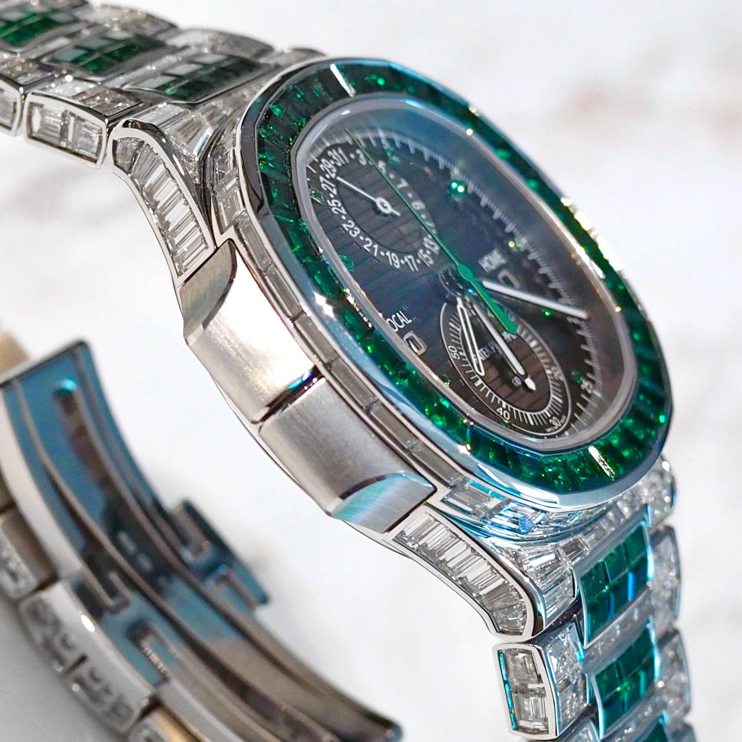 Patek Philippe Nautilus Chronograph Travel Time Baguette Emerald 5990/1423G-001 - ART Luxury_Japan