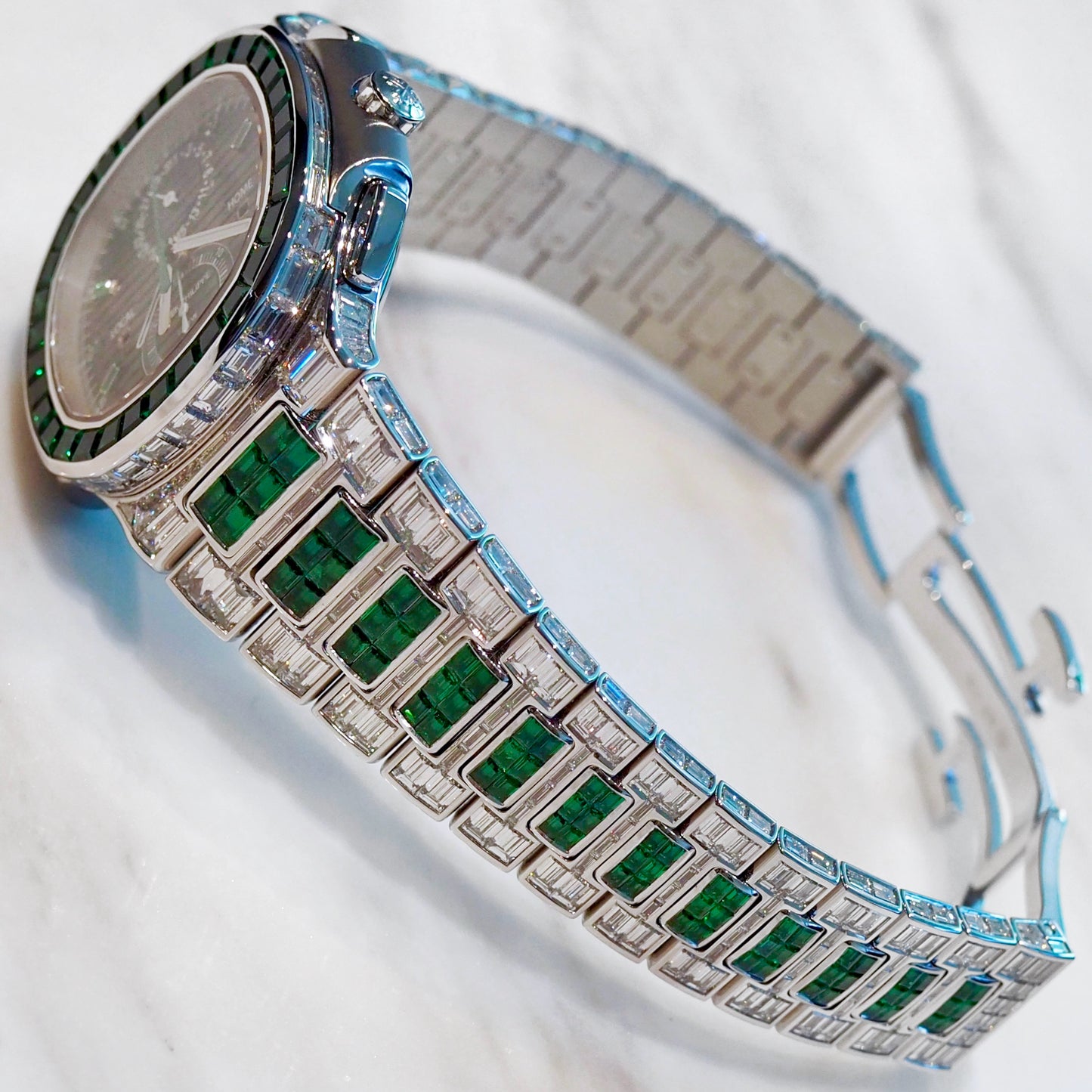 Patek Philippe Nautilus Chronograph Travel Time Baguette Emerald 5990/1423G-001 - ART Luxury_Japan