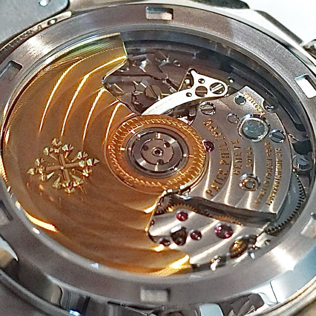 Patek Philippe Nautilus Chronograph Travel Time Baguette Emerald 5990/1423G-001 - ART Luxury_Japan