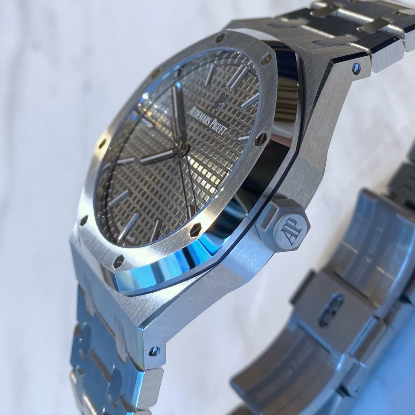 Audemars Piguet Royal Oak 15500ST.OO.1220ST.02 Grey - ART Luxury_Japan