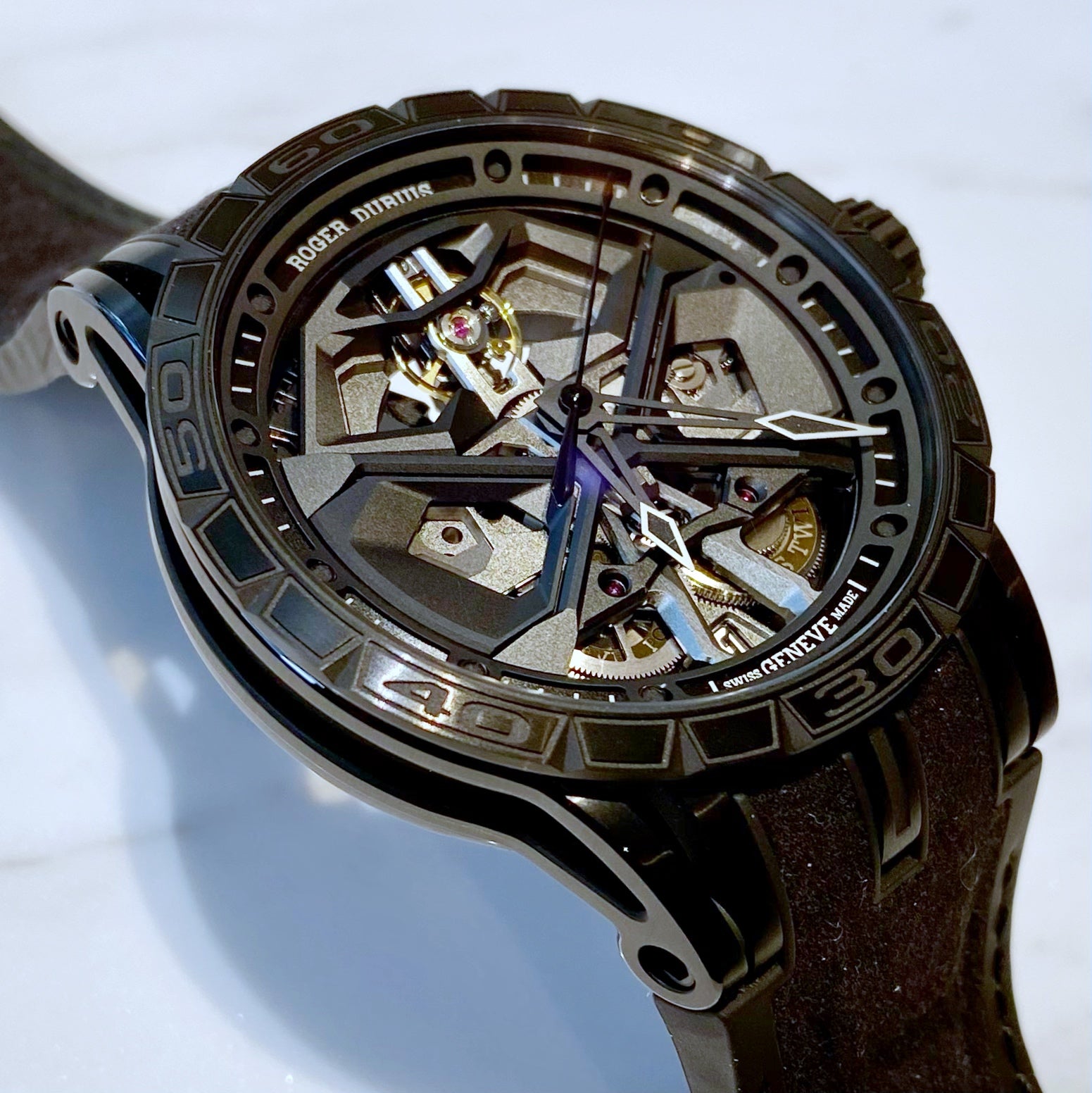 Roger Dubuis Excalibur Huracan RDDBEX0829 - ART Luxury_Japan