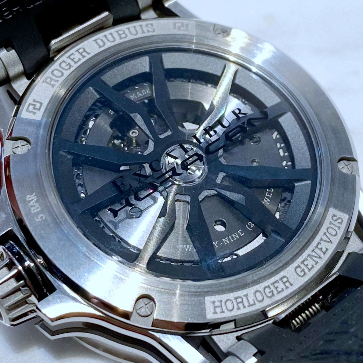 Roger Dubuis Excalibur Huracan RDDBEX0748 - ART Luxury_Japan