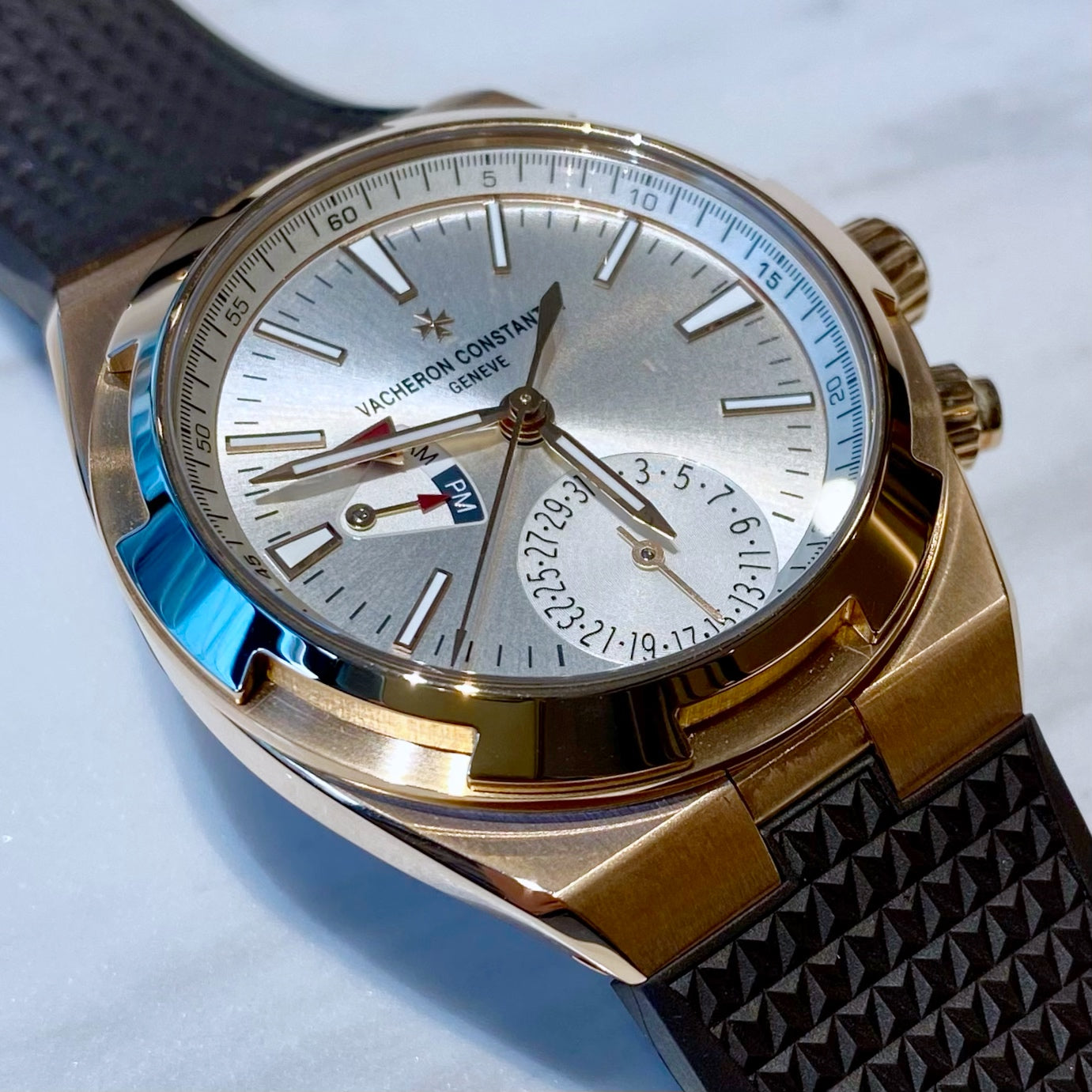 Vacheron Constantin Overseas Dual Time 7900V/000R-B336 - ART Luxury_Japan