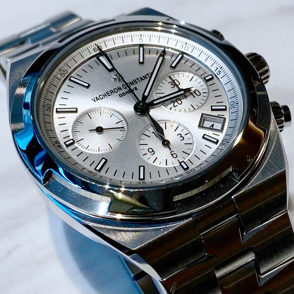 Vacheron Constantin Overseas Chronograph 5500V/110A-B075 - ART Luxury_Japan