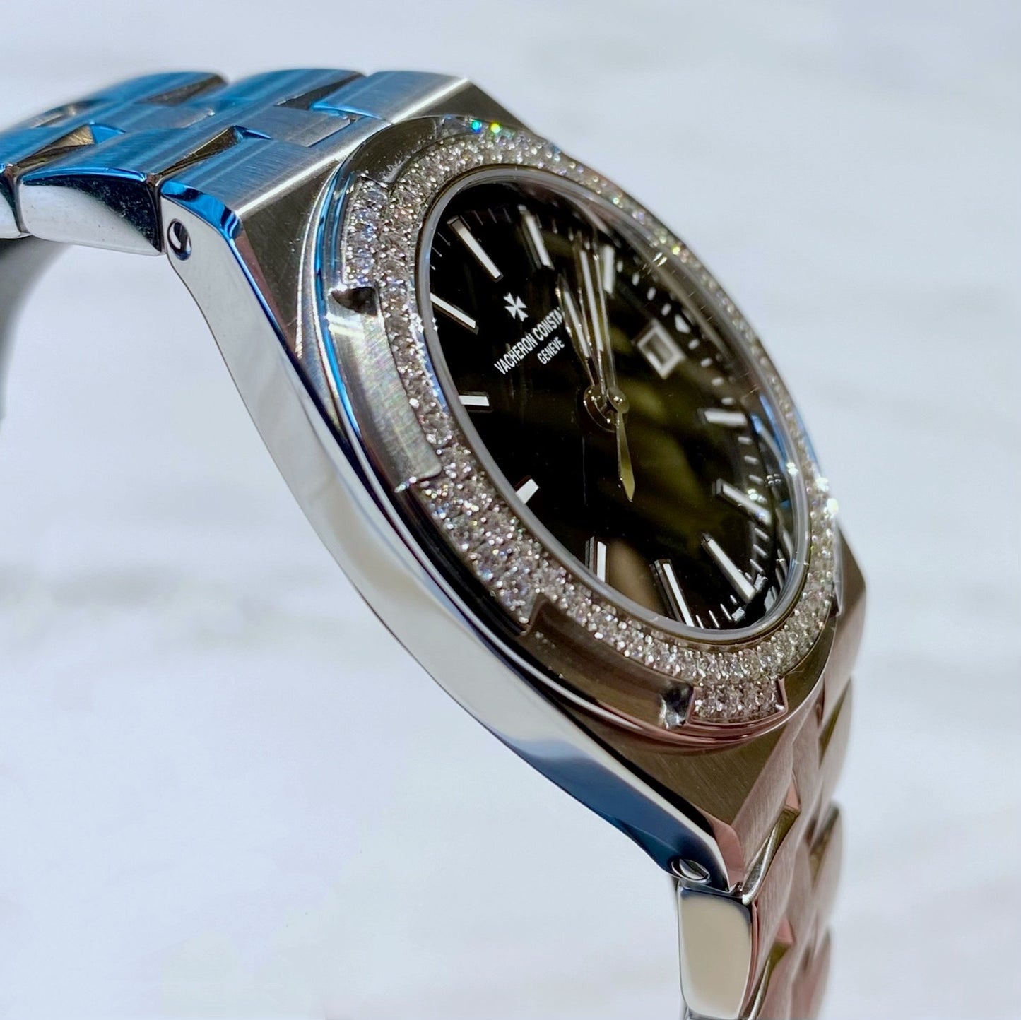 Vacheron Constantin Overseas Quartz 1205V/100A-B591 - ART Luxury_Japan