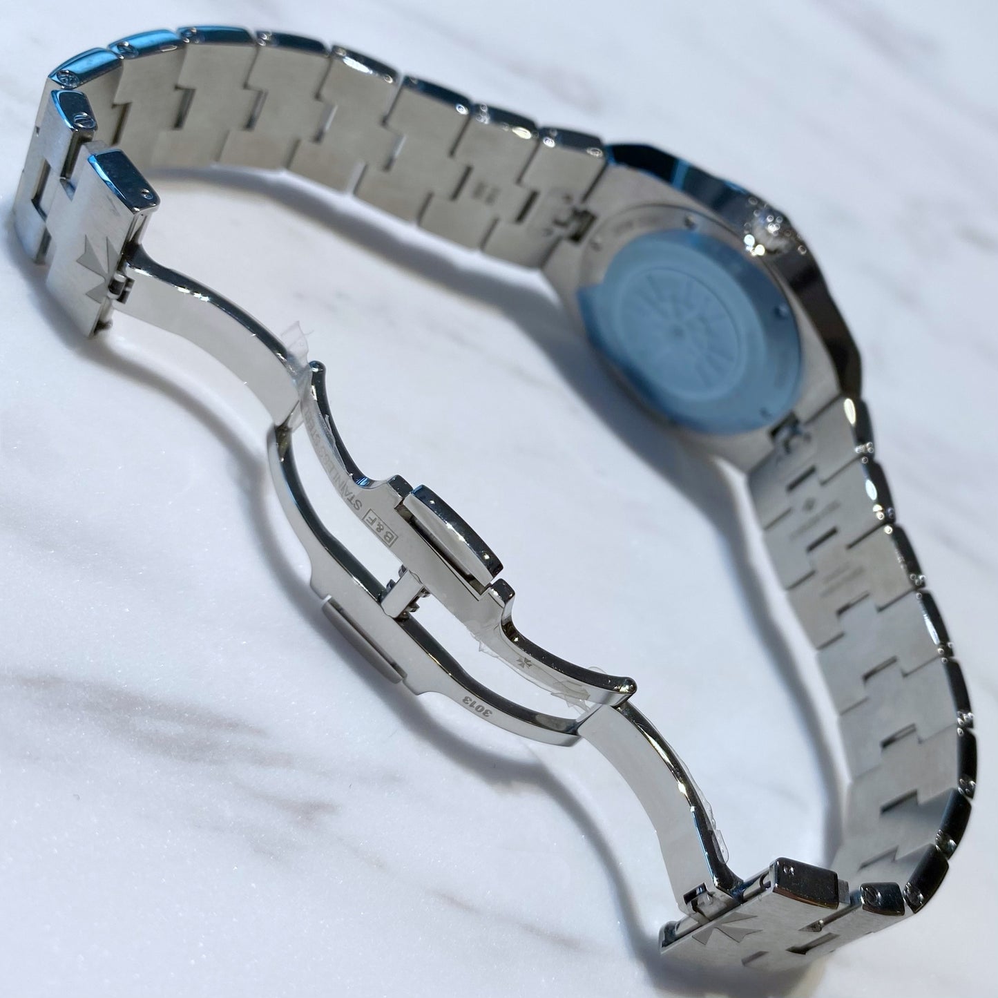 Vacheron Constantin Overseas Quartz 1205V/100A-B591 - ART Luxury_Japan