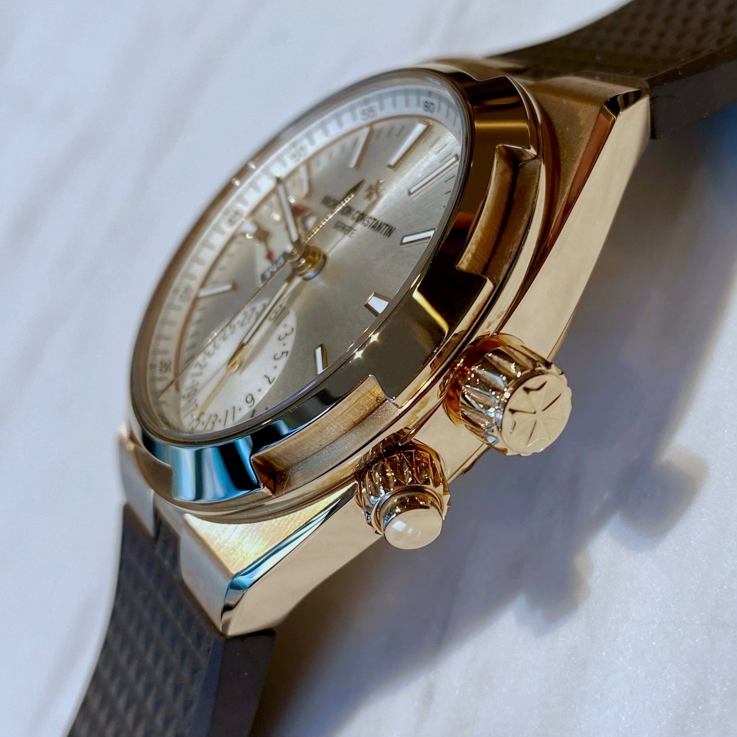 Vacheron Constantin Overseas Dual Time 7900V/000R-B336 - ART Luxury_Japan