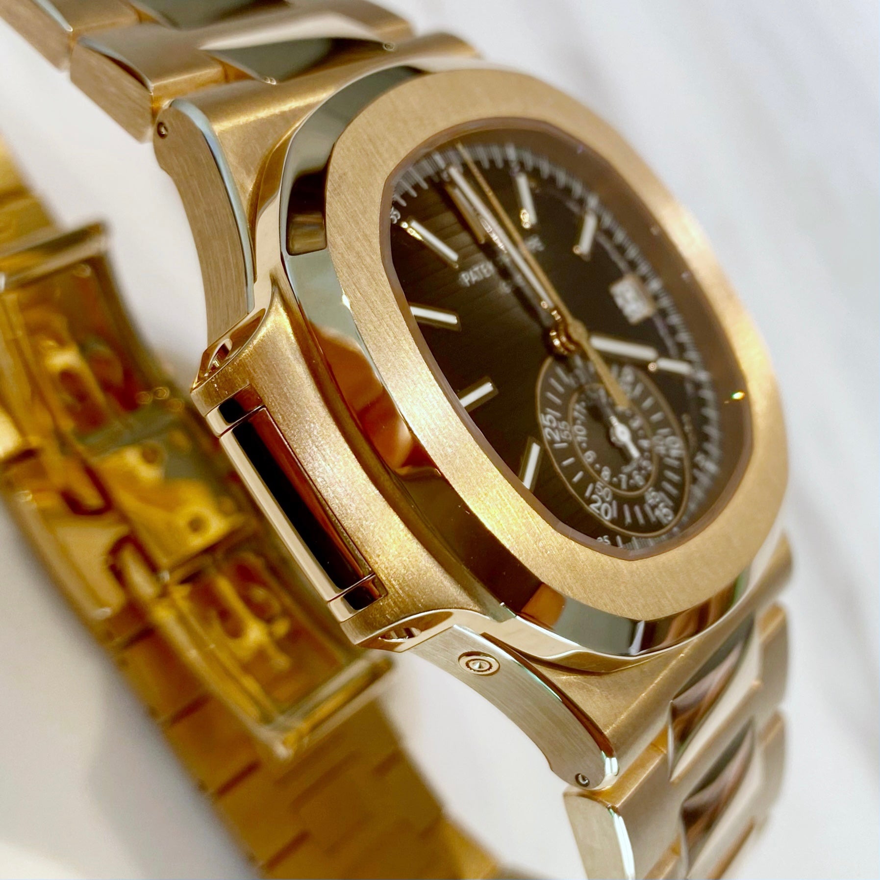 Patek Philippe Nautilus Chronograph 5980/1R-001 - ART Luxury_Japan