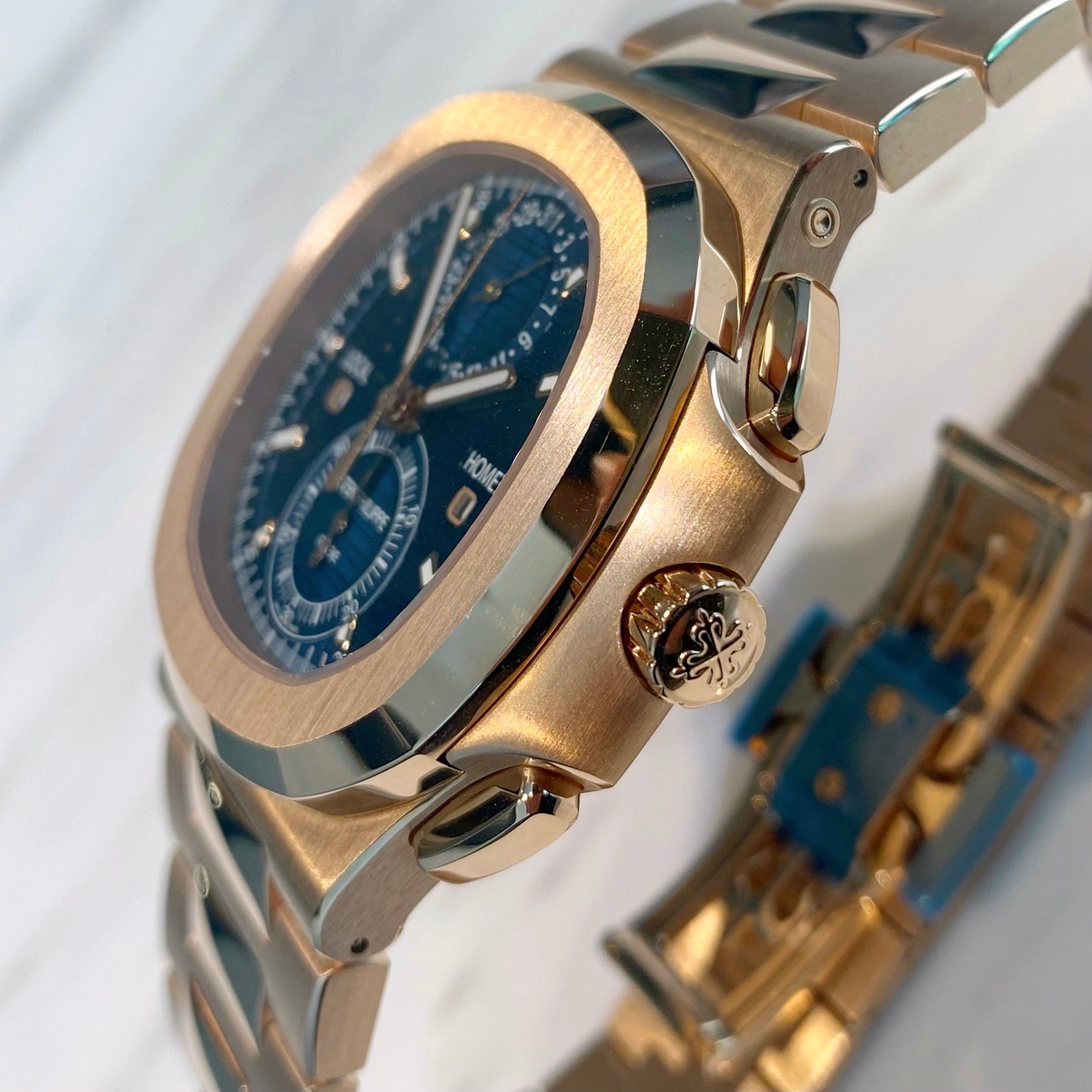 Patek Philippe Nautilus Chronograph 5990/1R-001 - ART Luxury_Japan