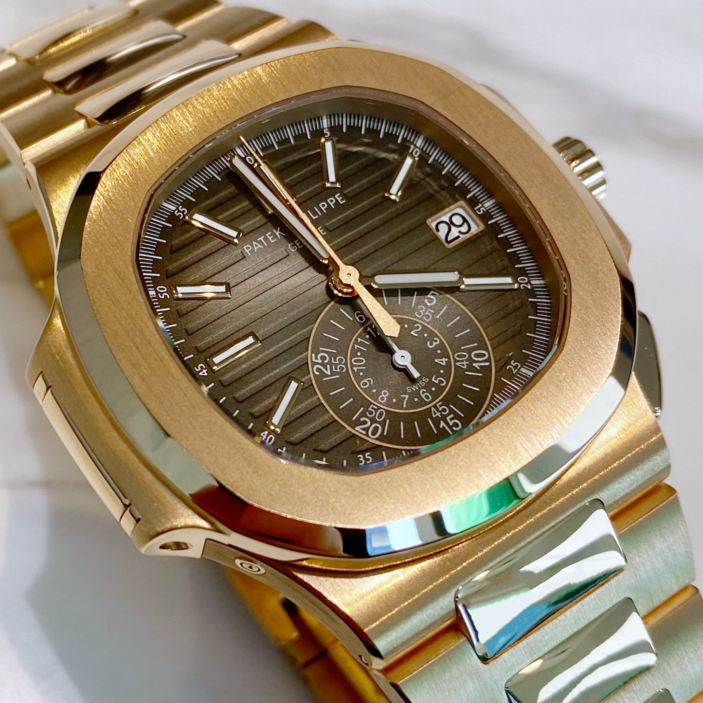 Patek Philippe Nautilus Chronograph 5980/1R-001 - ART Luxury_Japan