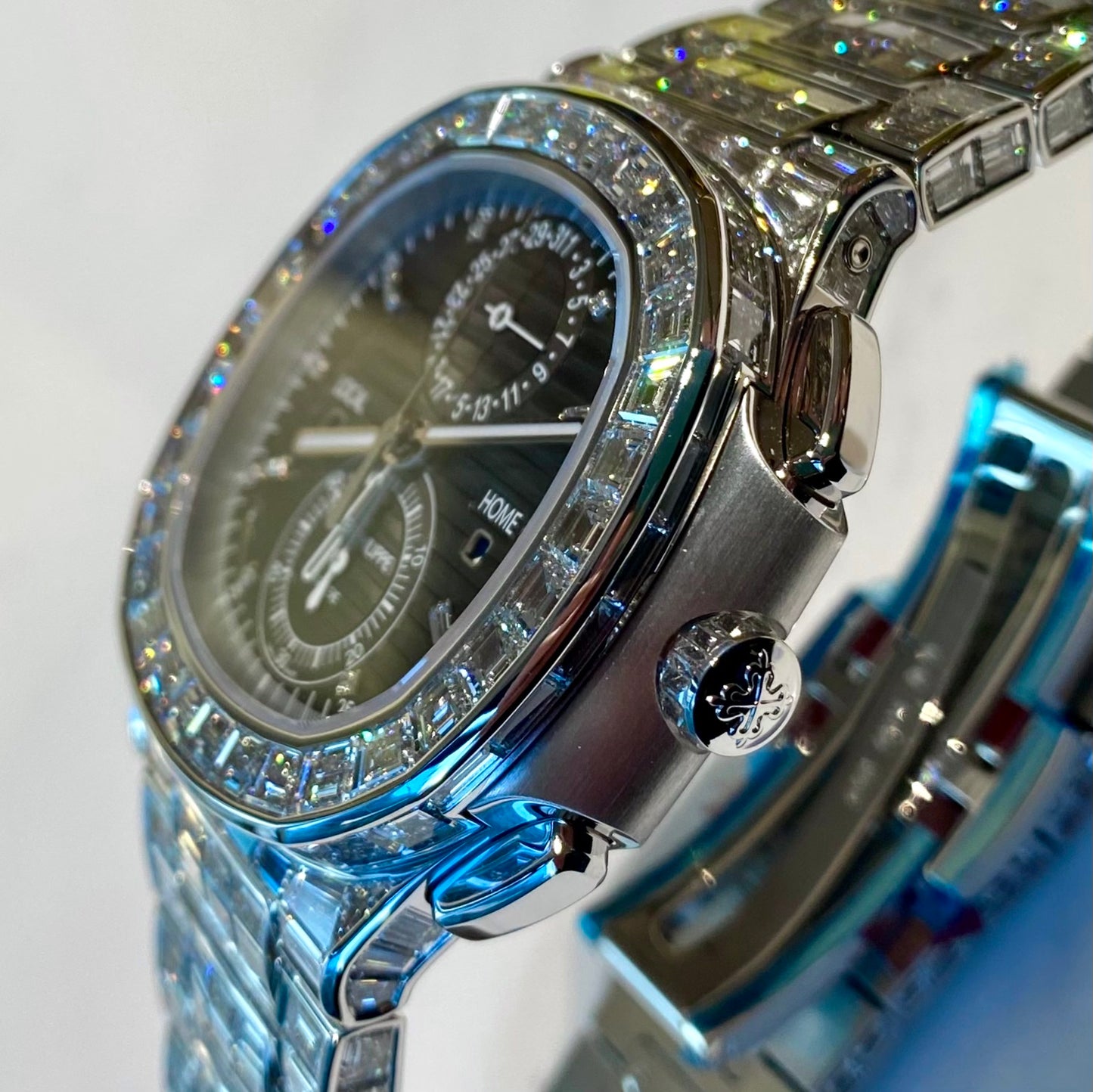 Patek Philippe Nautilus Chronograph Travel Time Baguette Diamond 5990/1400G-001 - ART Luxury_Japan